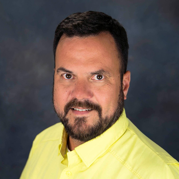 Portrait Photo of Dan Hutton